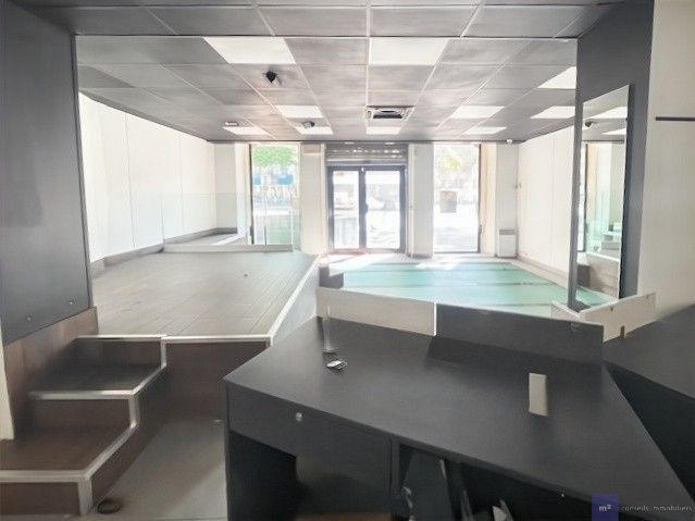 Local commercial - 101 m² - 2 pièces