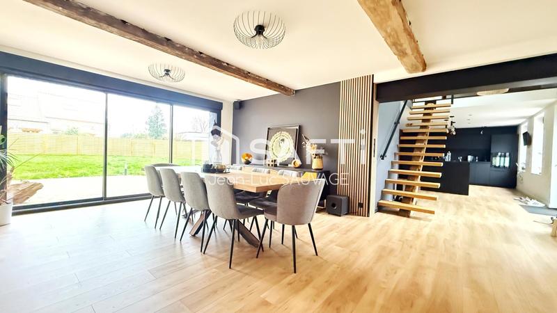 Maison - 180 m² - 9 pièces