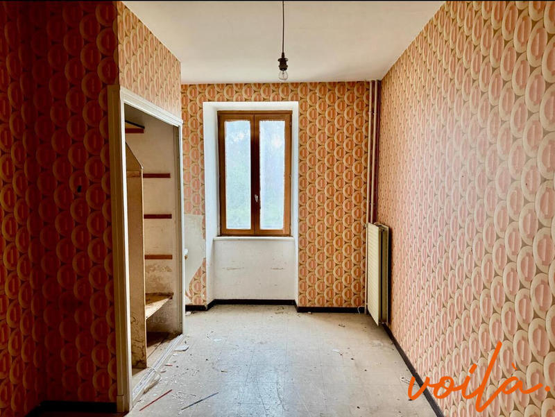 Maison - 1 983 m² - 40 pièces