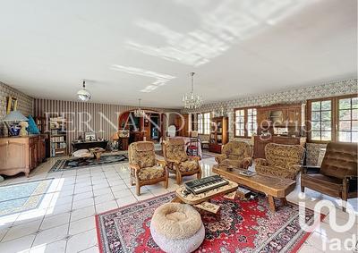 Maison - 196 m² - 8 pièces