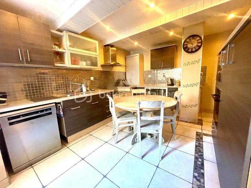 Maison de village - 245 m² - 9 pièces