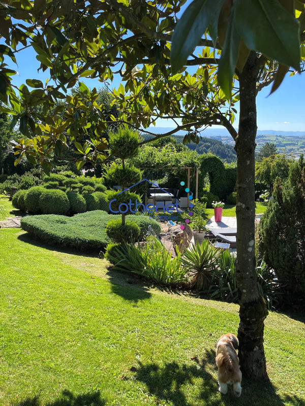 Maison - 232 m² - 5 pièces