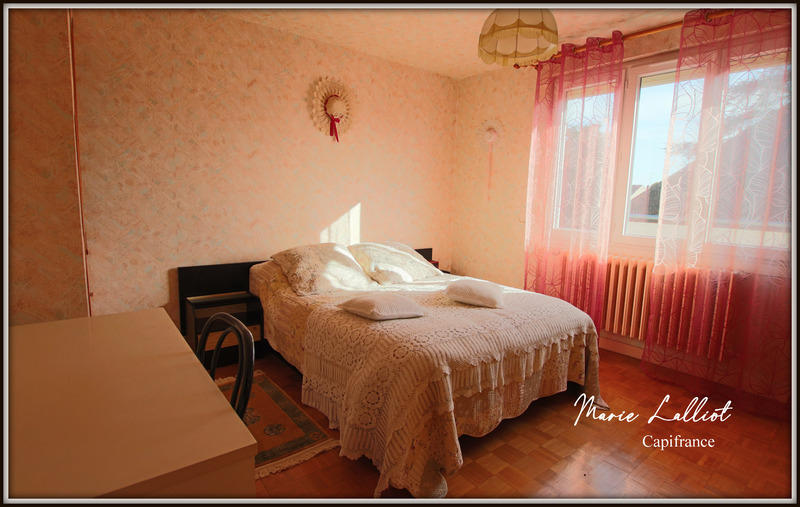 Maison - 96 m² - 5 pièces