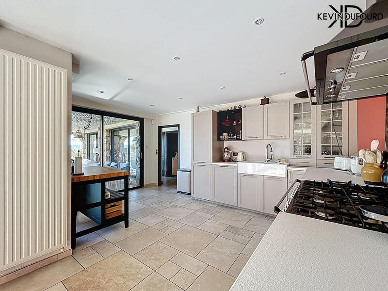 Maison - 432 m² - 14 pièces