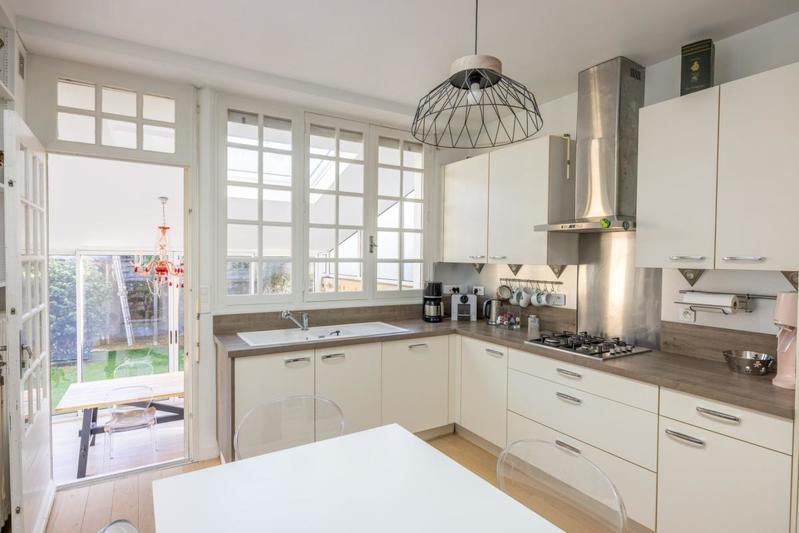 Maison - 214 m² - 10 pièces