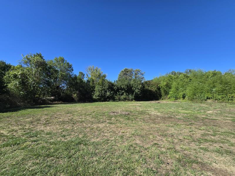 Terrain constructible - 1 355 m²