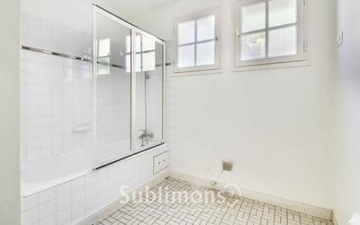 Maison traditionnelle - 131 m² - 6 pièces