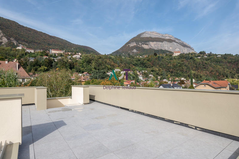 Appartement - 151 m² - 5 pièces