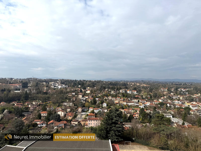 Appartement - 100 m² - 5 pièces