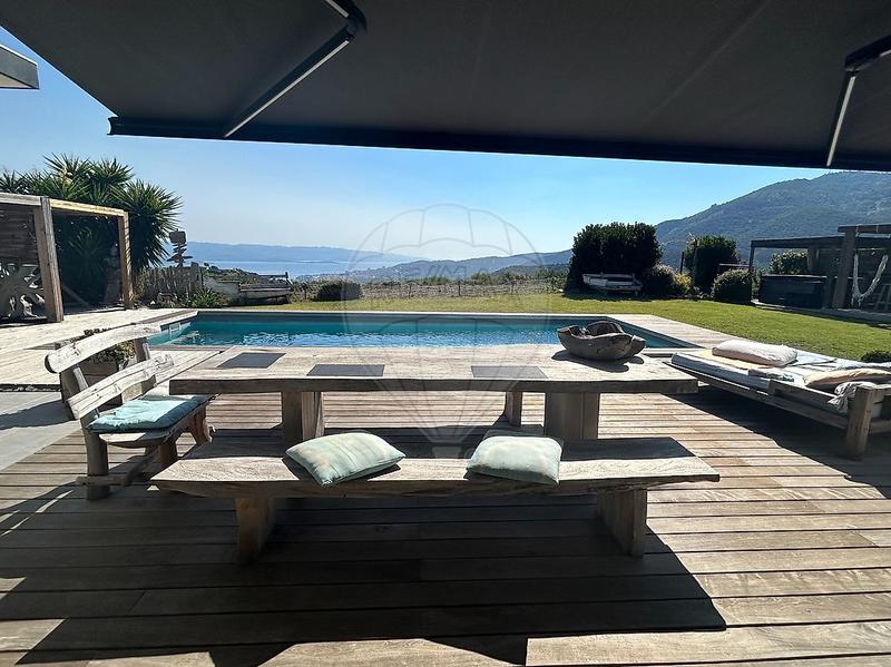 Villa - 150 m² - 4 pièces