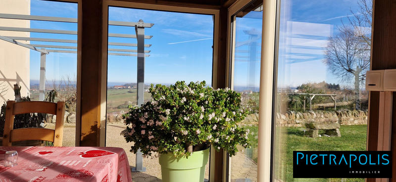 Maison - 204 m² - 6 pièces