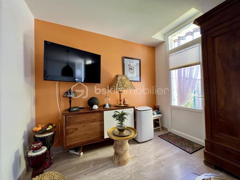 Maison - 213 m² - 9 pièces