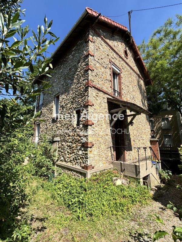 Maison - 99 m² - 7 pièces