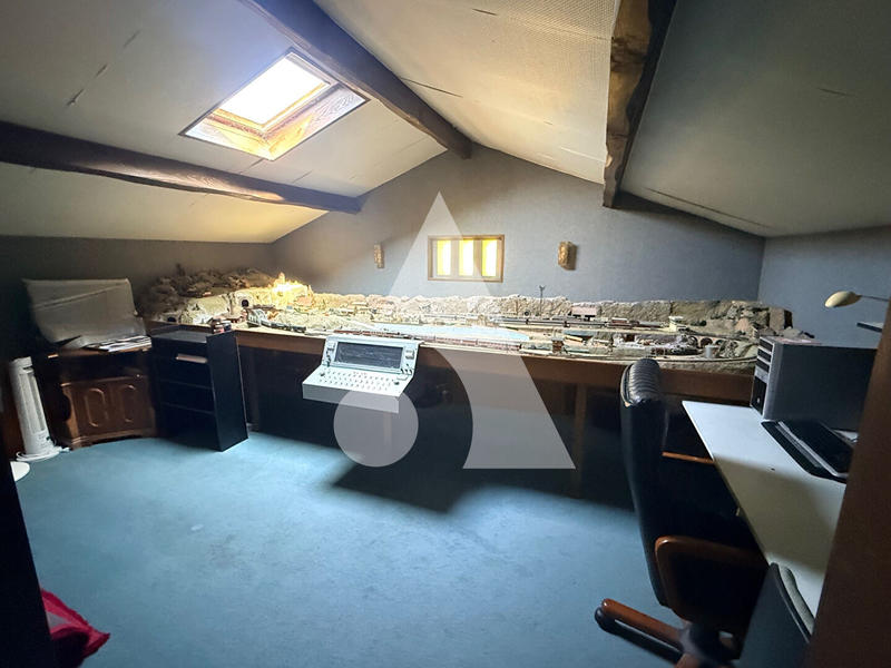 Maison - 121 m² - 6 pièces