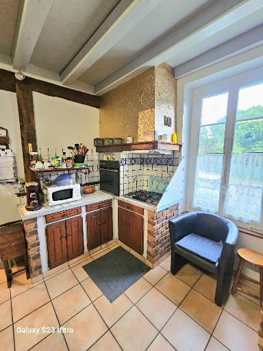 Maison - 214 m² - 9 pièces