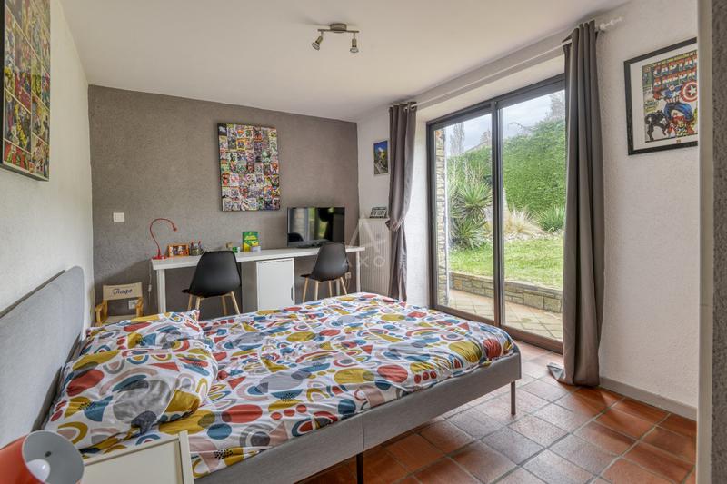 Maison - 243 m² - 7 pièces