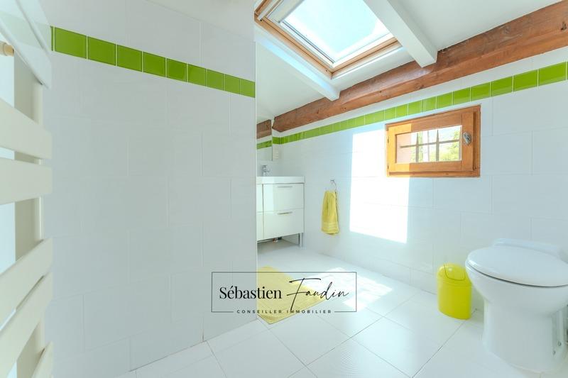 Maison - 211 m² - 7 pièces