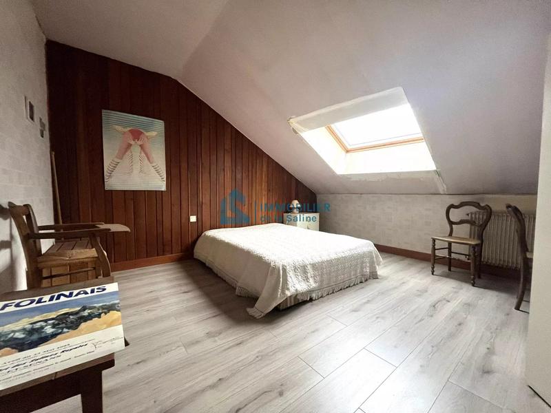 Maison - 212 m² - 11 pièces