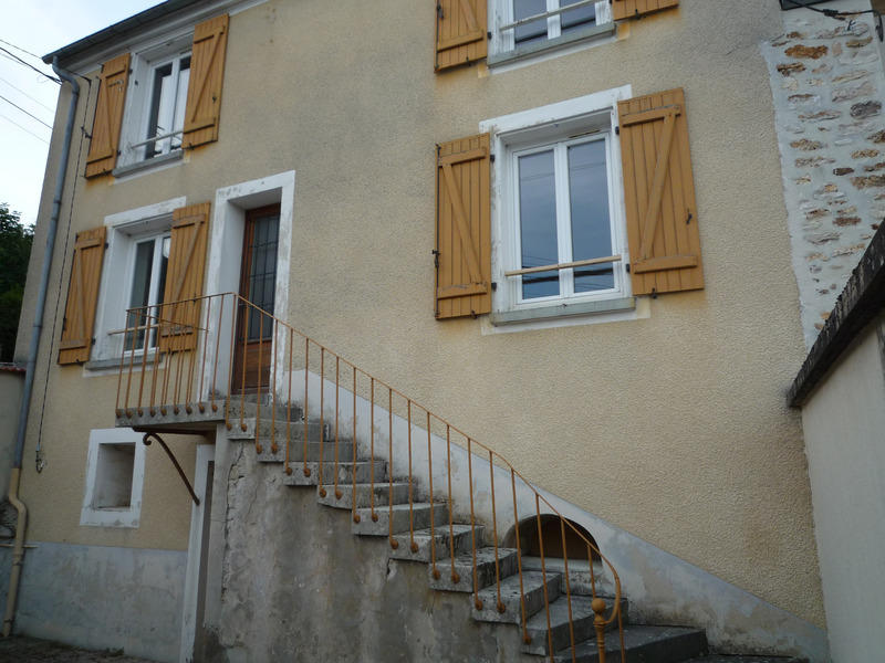 Maison - 142 m² - 9 pièces
