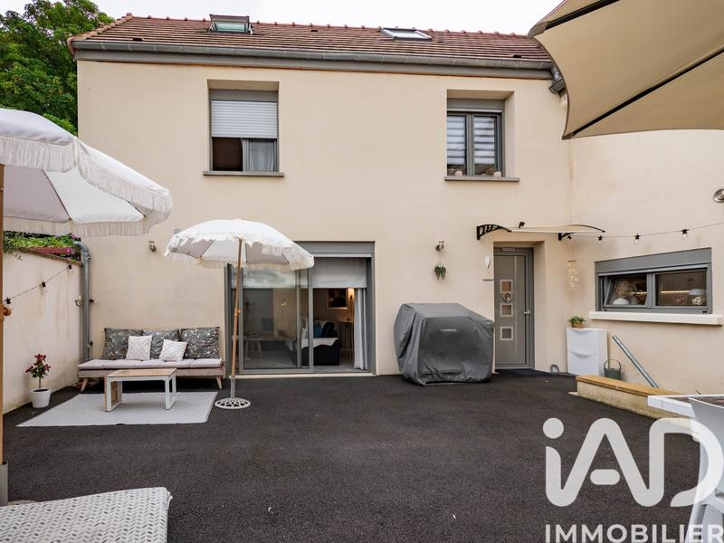 Maison - 142 m² - 5 pièces