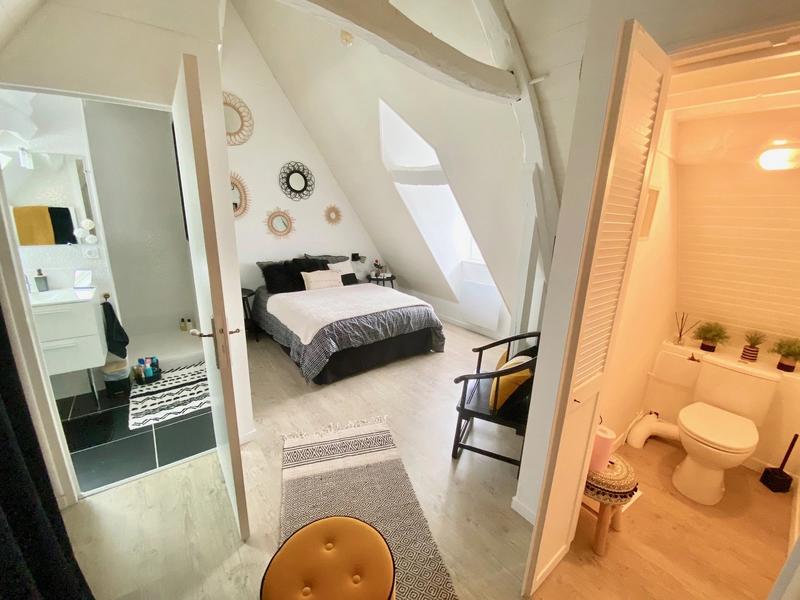 Maison - 220 m² - 9 pièces