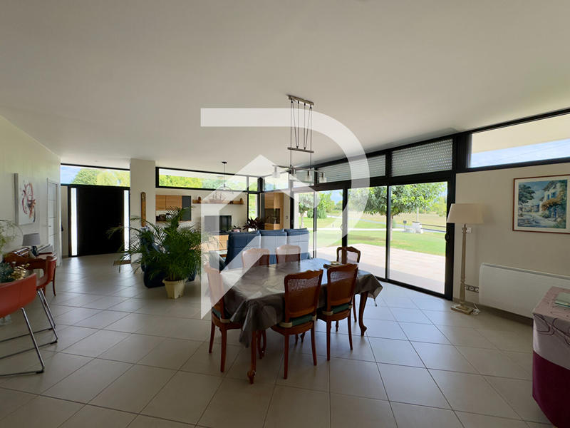 Maison - 184 m² - 6 pièces