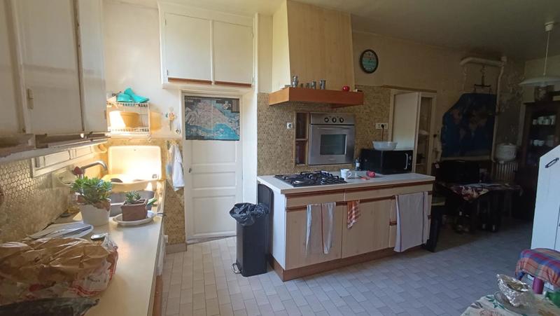 Maison - 213 m² - 12 pièces