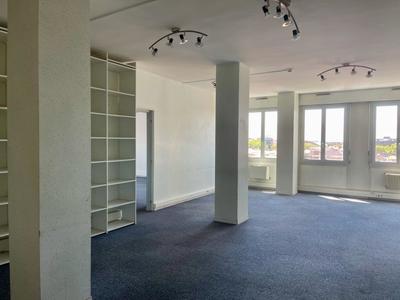 Bureau - 104 m² - 4 pièces