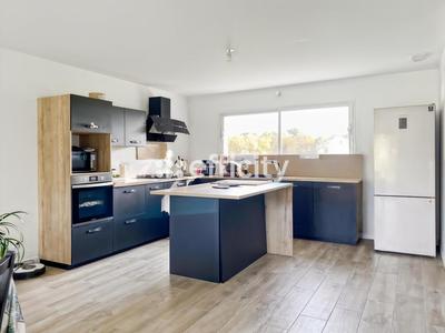 Maison - 97 m² - 4 pièces