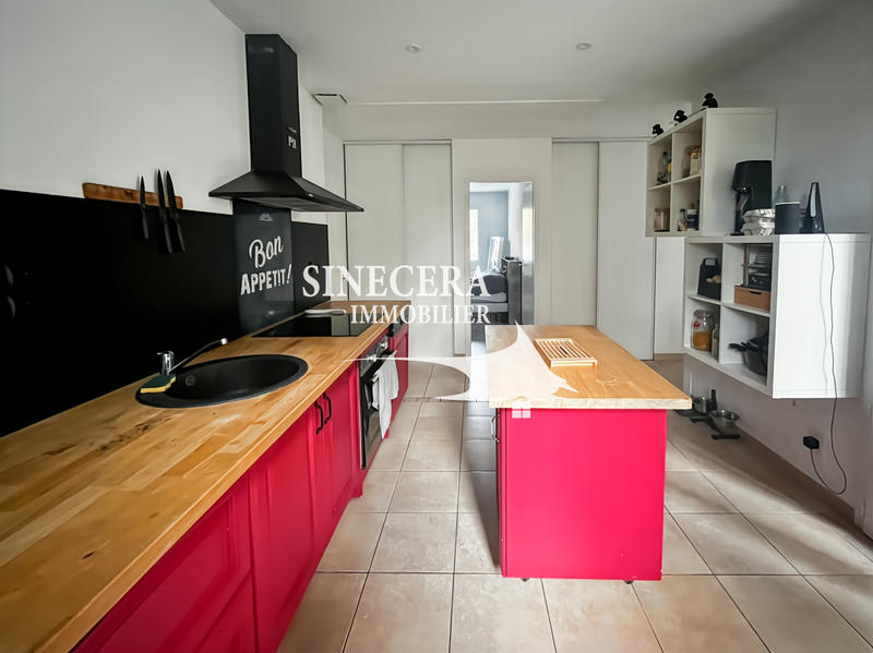 Appartement - 90 m² - 5 pièces