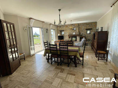 Maison traditionnelle - 160 m² - 6 pièces