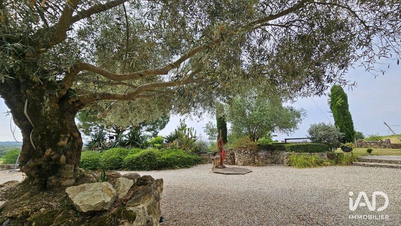 Maison - 332 m² - 6 pièces