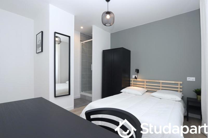 Chambre - 13 m² - 1 pièce