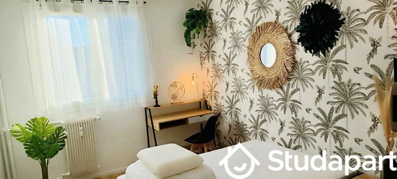 Chambre - 11 m² - 1 pièce