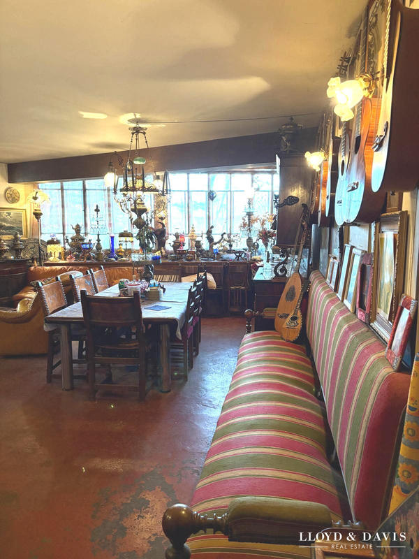 Maison - 405 m² - 5 pièces