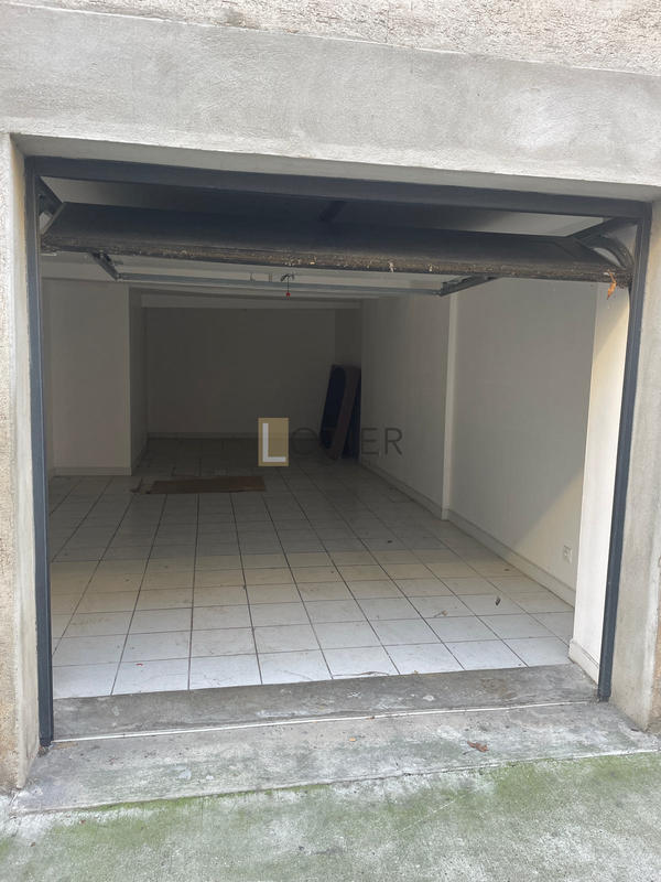 Parking / Garage - 34 m²