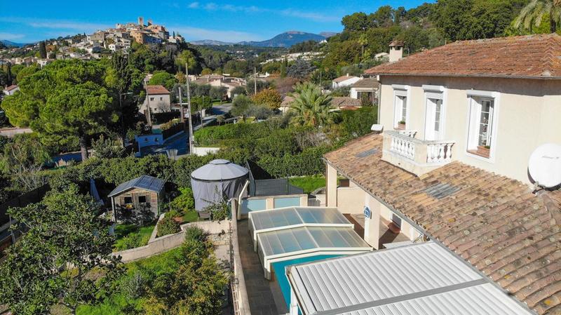 Villa - 200 m² - 8 pièces