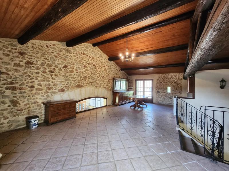 Maison - 247 m² - 9 pièces