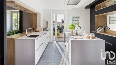 Maison - 200 m² - 7 pièces