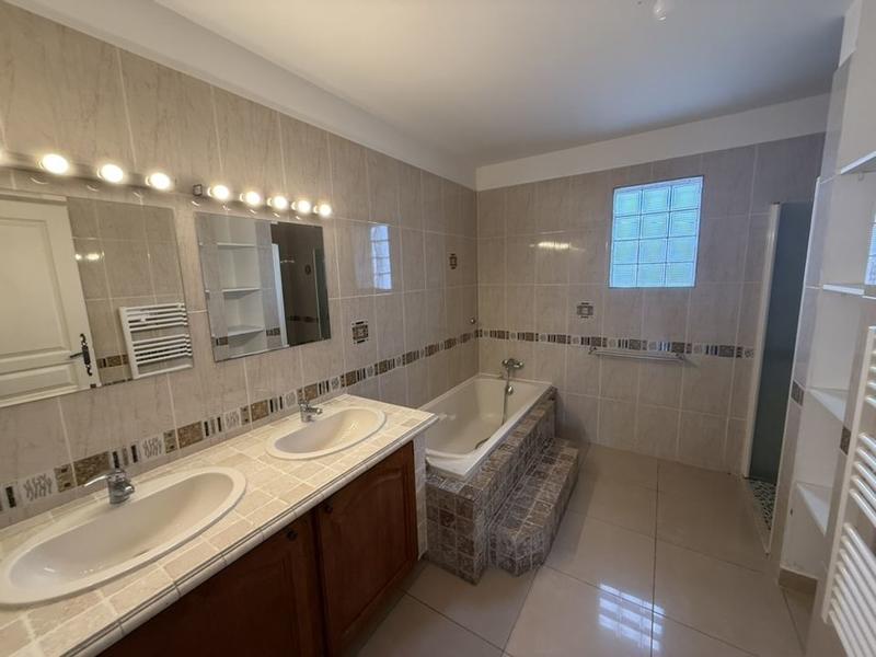 Maison - 103 m² - 5 pièces