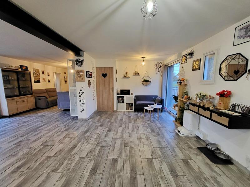 Maison - 330 m² - 15 pièces