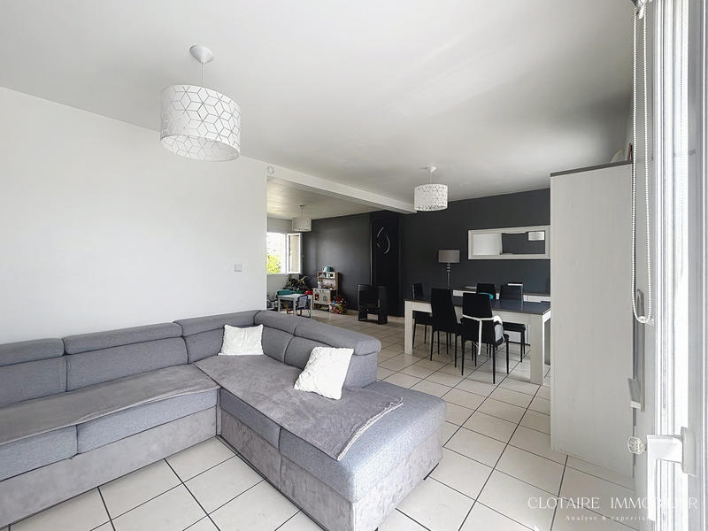 Maison - 90 m² - 5 pièces