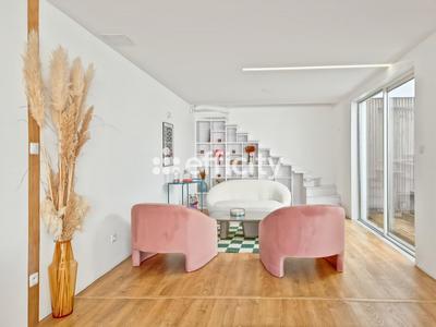 Villa - 208 m² - 9 pièces