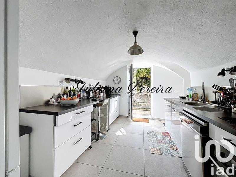 Maison - 216 m² - 9 pièces