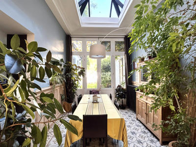 Maison - 213 m² - 8 pièces