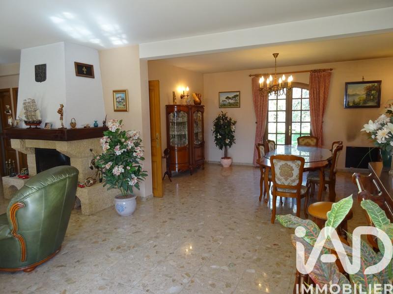 Maison - 195 m² - 9 pièces