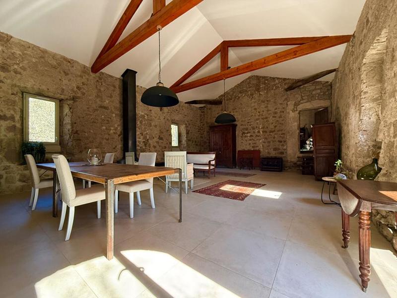 Demeure - 369 m² - 12 pièces