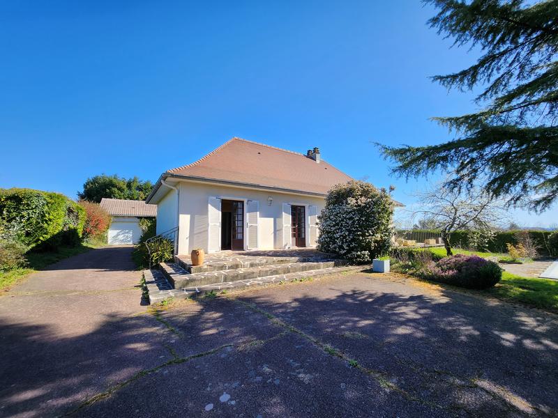 Maison - 99 m² - 5 pièces