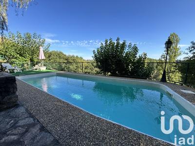 Maison - 220 m² - 10 pièces