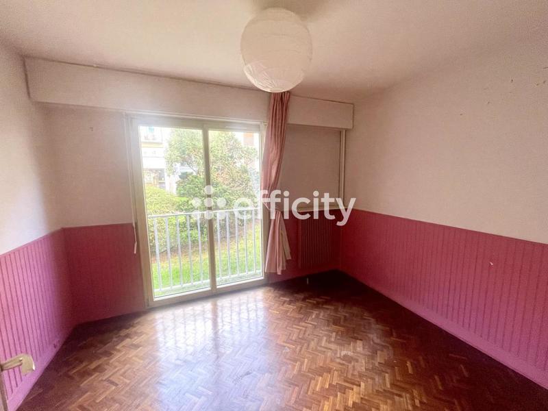 Appartement - 118 m² - 6 pièces